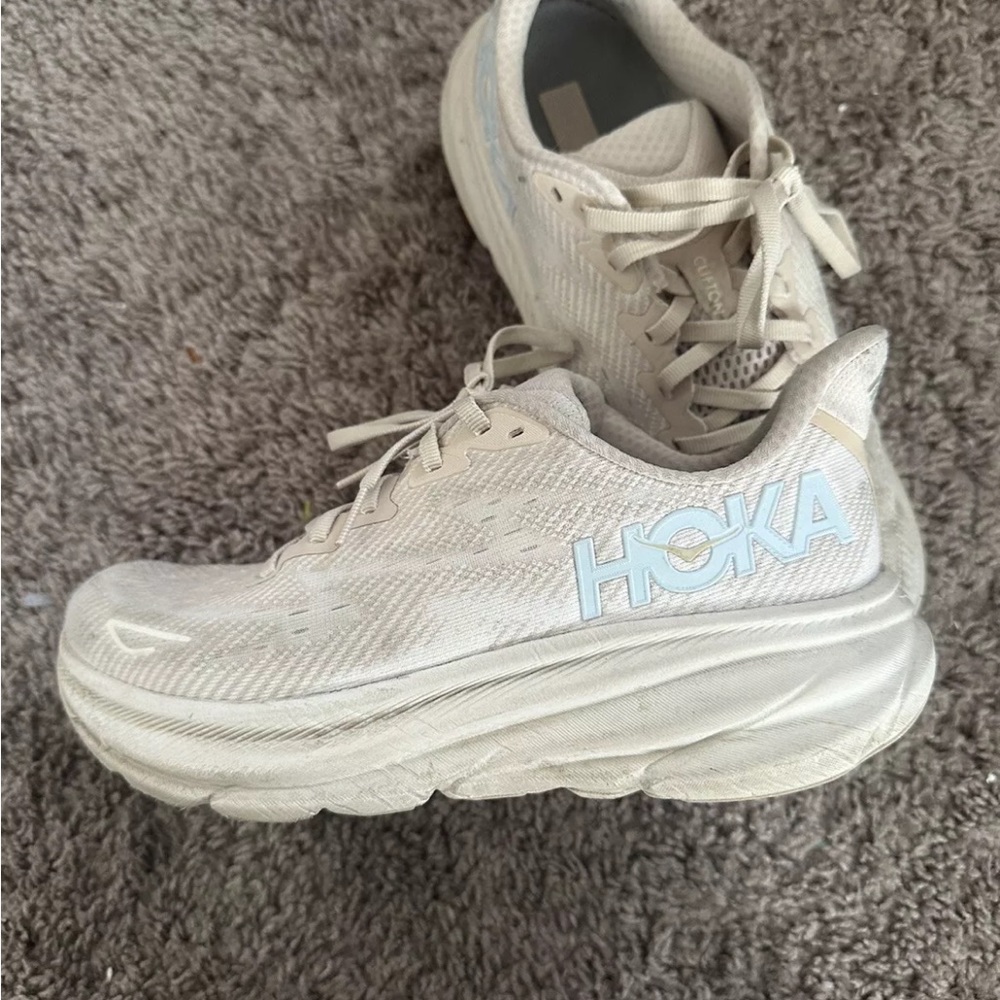Hoka Clifton 9 Women’s Eggshell